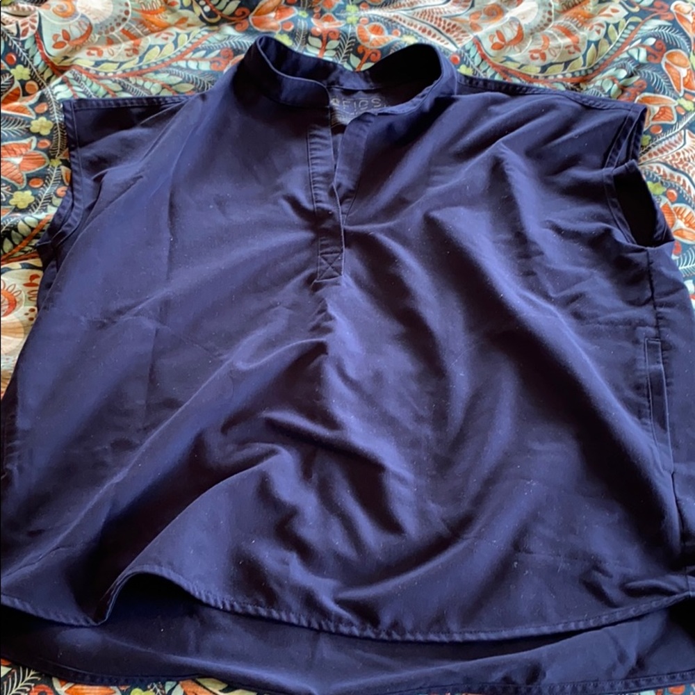 FIGS Zamora jogger and Raphaela scrub top